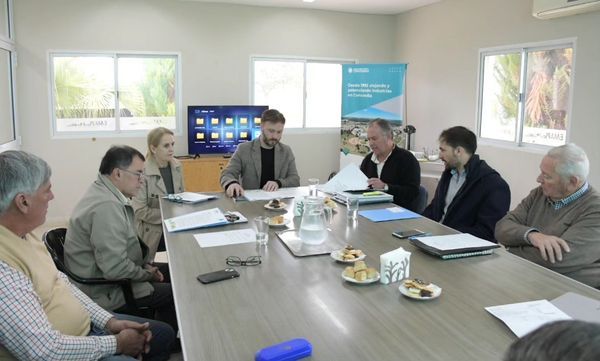 Visita del Intendente Dr Francisco Azcué al Parque Industrial.